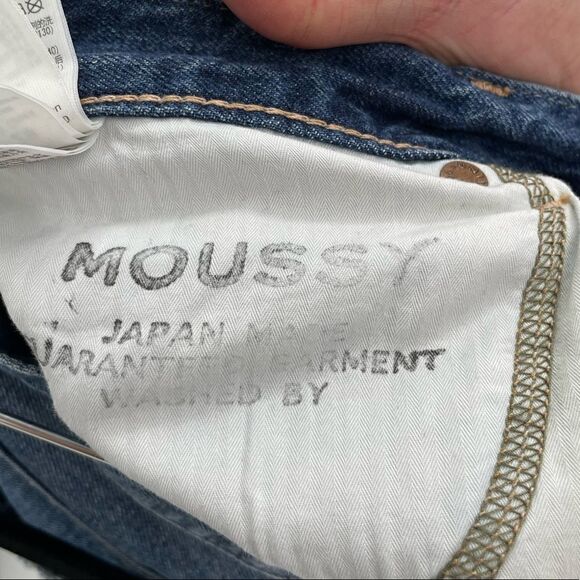 Moussy Vintage Marshall Boy Distressed Busted Knee Chewed Hem High Rise Jeans - Picture 9 of 11